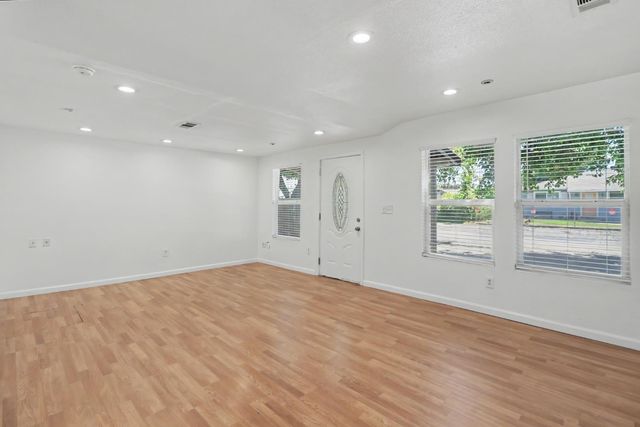 2313 Piercy Ave, Sacramento, CA 95838