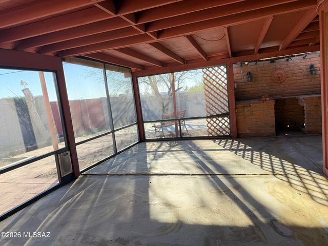 9500 E 33rd Street, Tucson, AZ 85748