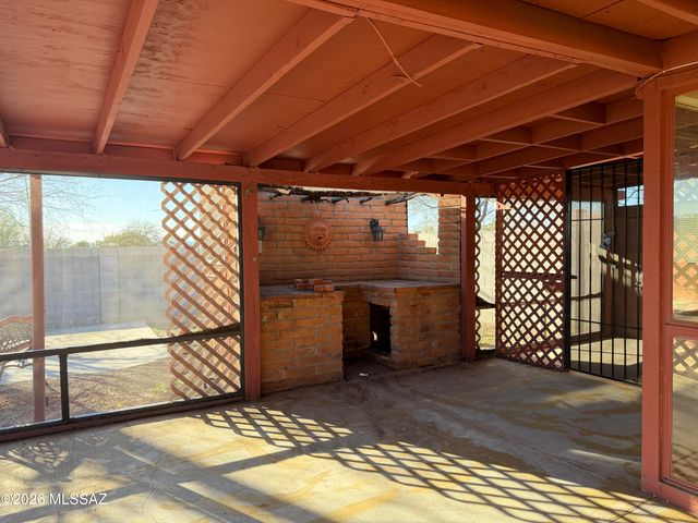 9500 E 33rd Street, Tucson, AZ 85748