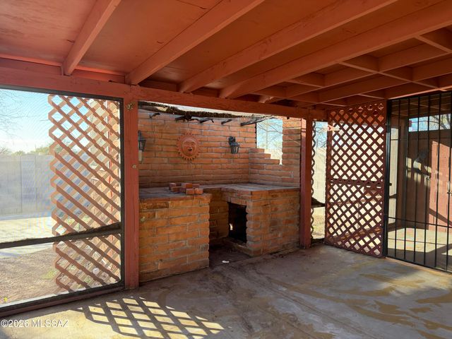 9500 E 33rd Street, Tucson, AZ 85748