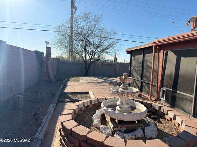 9500 E 33rd Street, Tucson, AZ 85748