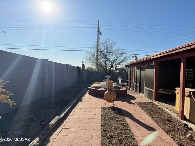 9500 E 33rd Street, Tucson, AZ 85748