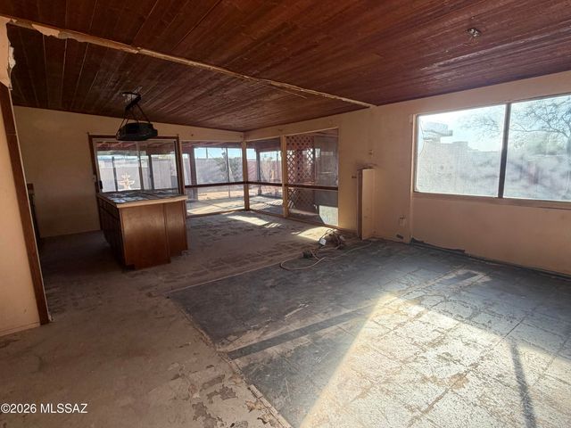 9500 E 33rd Street, Tucson, AZ 85748