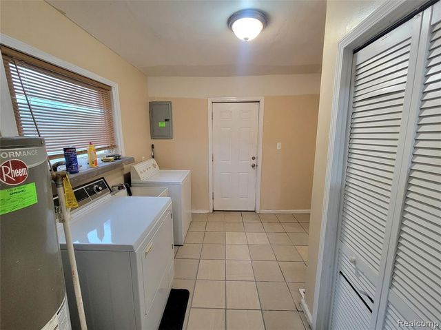 7248 Hupp Avenue, Warren, MI 48091