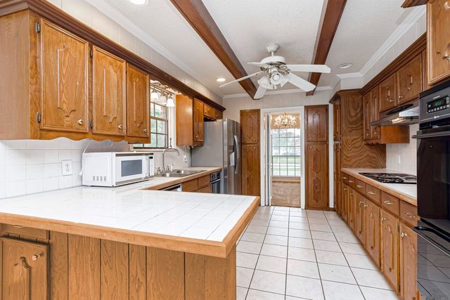 3922 Pine Park Dr, Baton Rouge, LA 70809