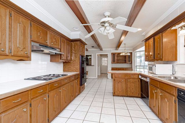 3922 Pine Park Dr, Baton Rouge, LA 70809