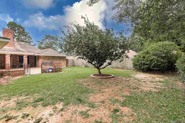 3922 Pine Park Dr, Baton Rouge, LA 70809