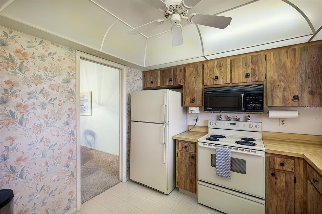 Image 12 of property listing at 3618 34TH AVENUE DRIVE W N/A, Bradenton, FL 34205