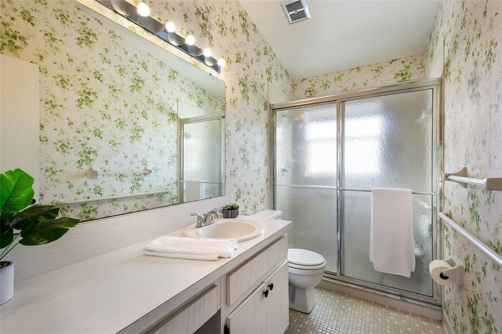 Image 18 of property listing at 3618 34TH AVENUE DRIVE W N/A, Bradenton, FL 34205