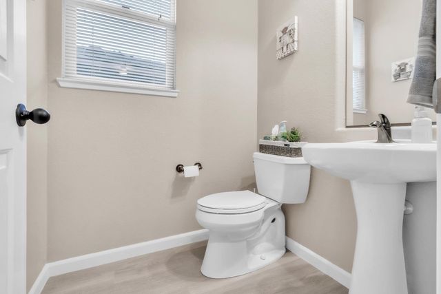 433 Castle Oaks Dr, Ione, CA 95640