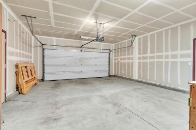 433 Castle Oaks Dr, Ione, CA 95640