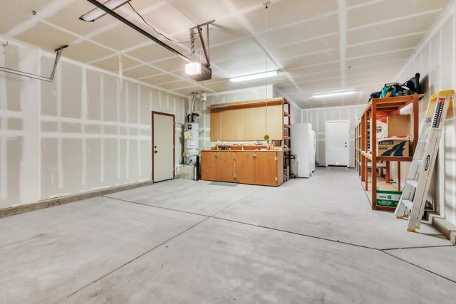 433 Castle Oaks Dr, Ione, CA 95640