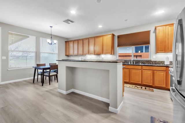 433 Castle Oaks Dr, Ione, CA 95640