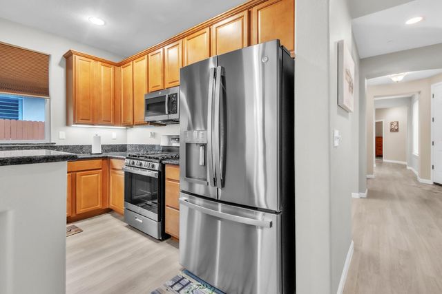 433 Castle Oaks Dr, Ione, CA 95640