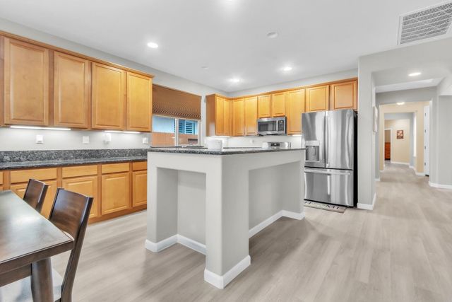 433 Castle Oaks Dr, Ione, CA 95640