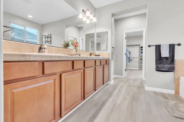 433 Castle Oaks Dr, Ione, CA 95640