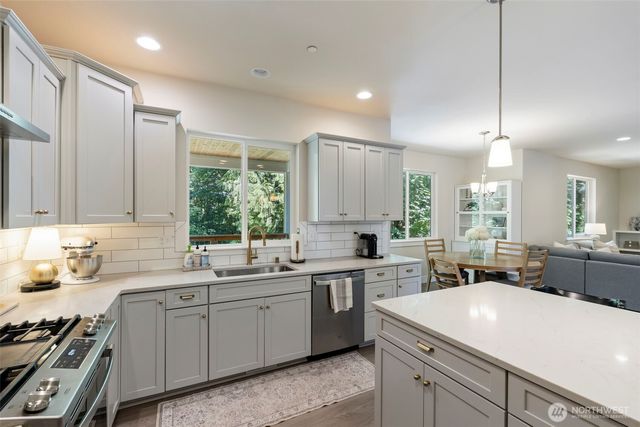 7617 Deschutes Woods Court SE, Olympia, WA 98501