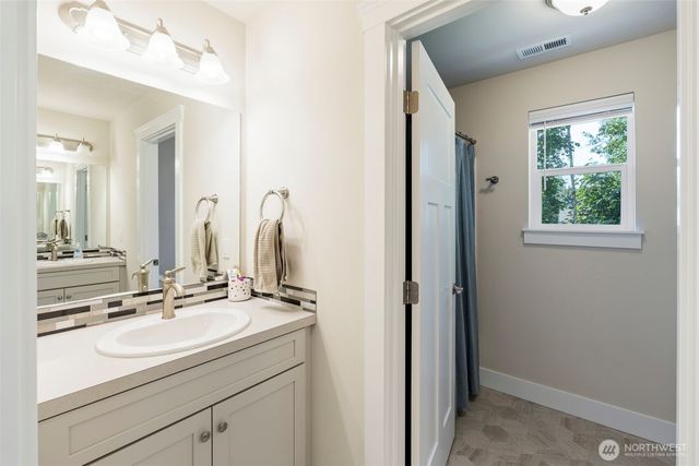 7617 Deschutes Woods Court SE, Olympia, WA 98501
