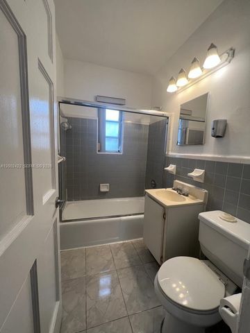 1421 SW 37th Ave 3, Miami, FL 33145