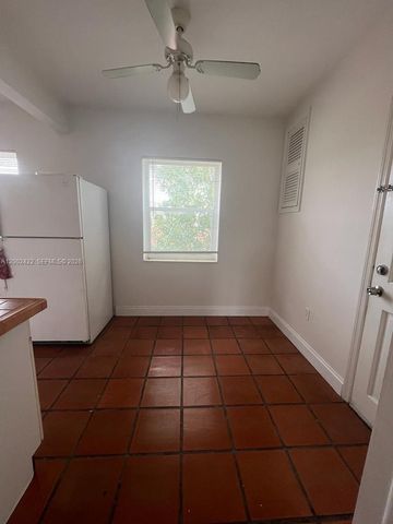 1421 SW 37th Ave 3, Miami, FL 33145