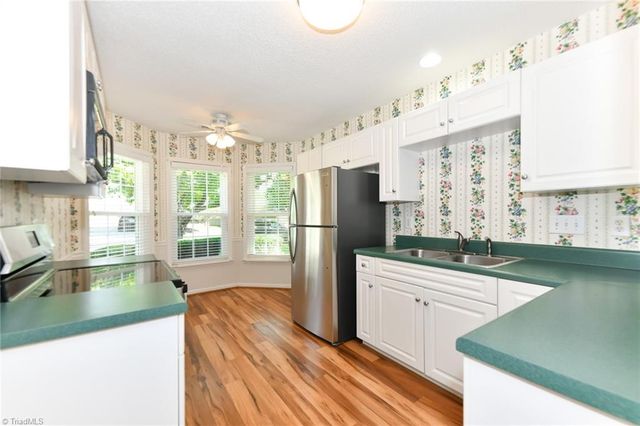 6 Mansfield Circle, Greensboro, NC 27455