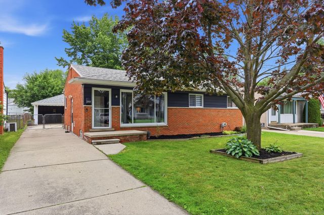 22507 Socia Street, St Clair Shores, MI 48082