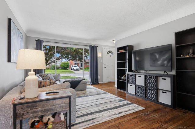 22507 Socia Street, St Clair Shores, MI 48082