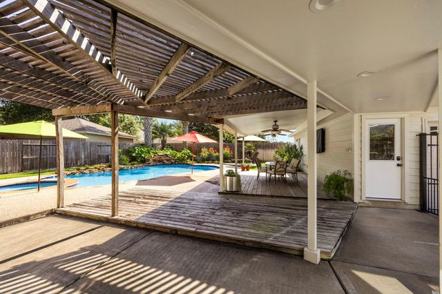 16107 Garden Hill Lane, Houston, TX 77095