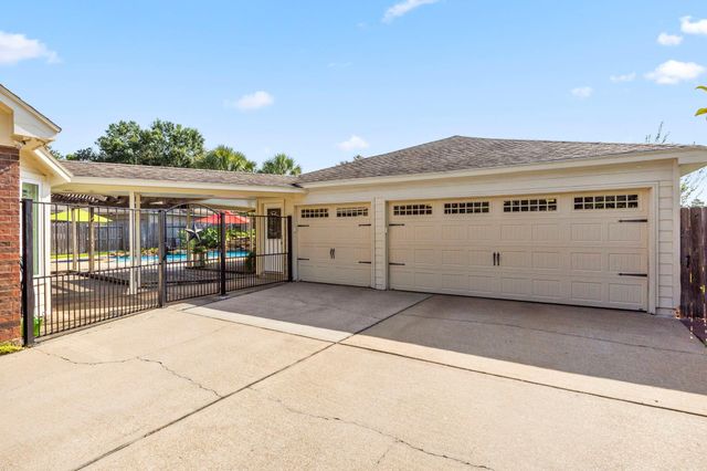 16107 Garden Hill Lane, Houston, TX 77095