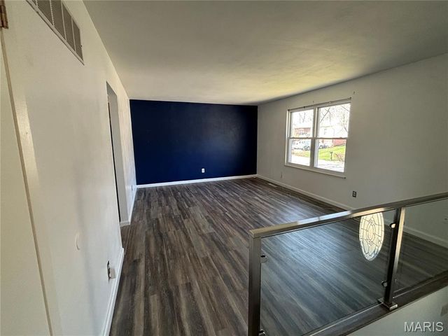 308 Las Olas Drive, Belleville, IL 62221