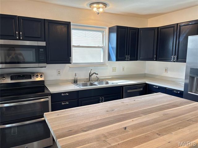 308 Las Olas Drive, Belleville, IL 62221