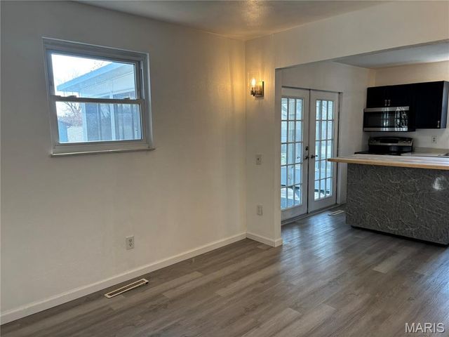 308 Las Olas Drive, Belleville, IL 62221