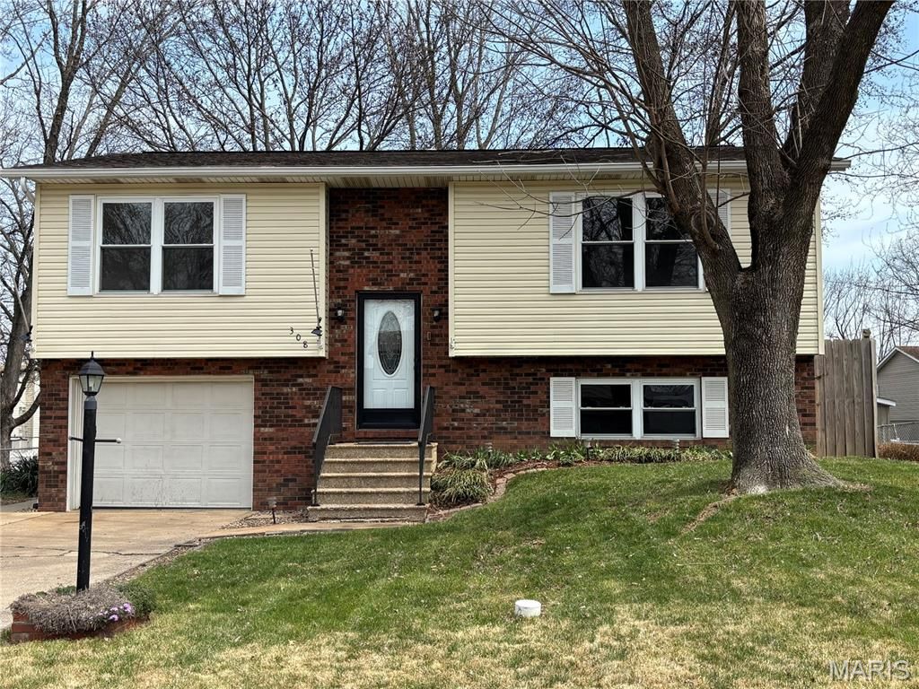 308 Las Olas Drive, Belleville, IL 62221