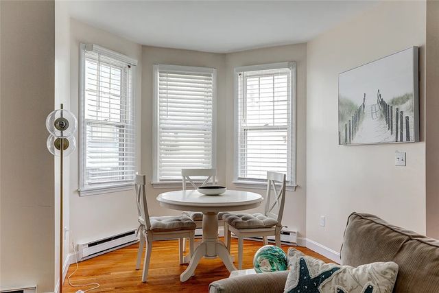 27 Thames Street, Newport, RI 02840