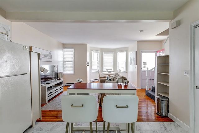 27 Thames Street, Newport, RI 02840