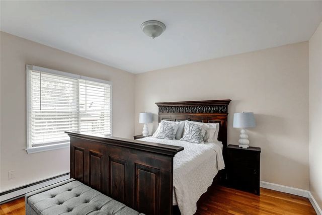 27 Thames Street, Newport, RI 02840