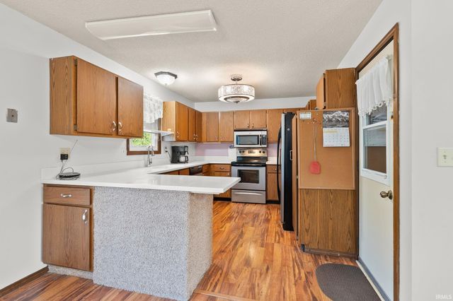 701 Riley Road, Kendallville, IN 46755