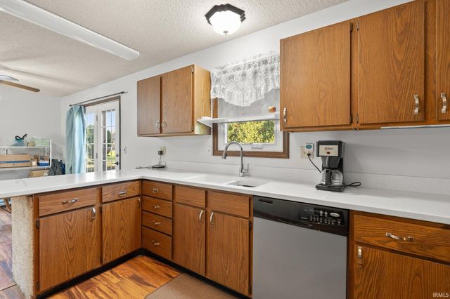 701 Riley Road, Kendallville, IN 46755