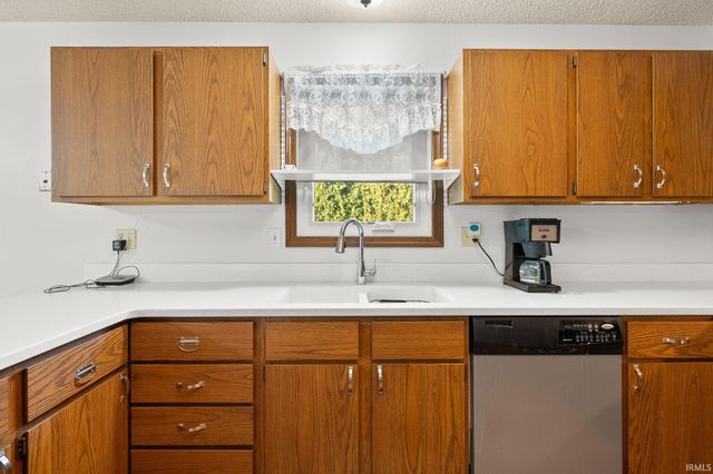 701 Riley Road, Kendallville, IN 46755