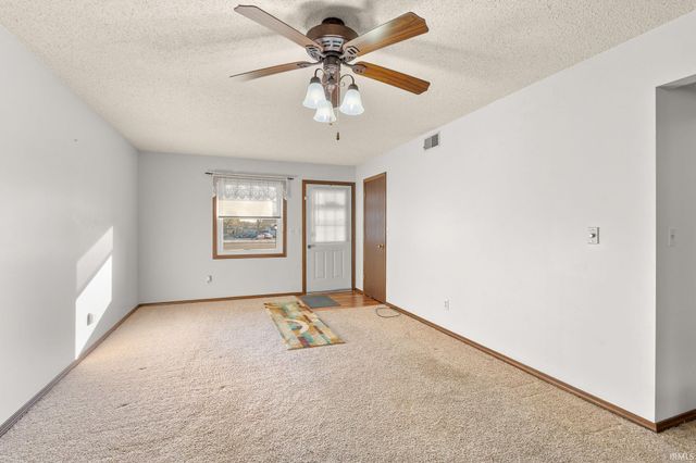 701 Riley Road, Kendallville, IN 46755