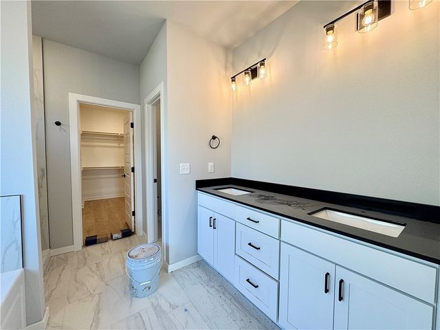 2761 Relaxation Avenue, Springdale, AR 72764