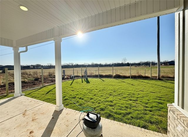 2761 Relaxation Avenue, Springdale, AR 72764