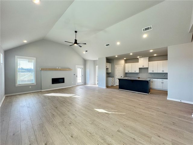 2761 Relaxation Avenue, Springdale, AR 72764