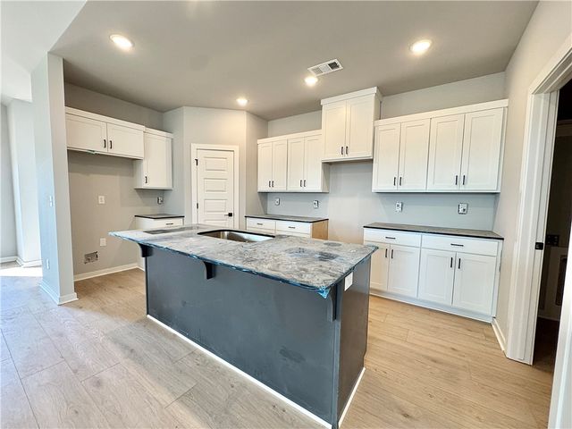 2761 Relaxation Avenue, Springdale, AR 72764