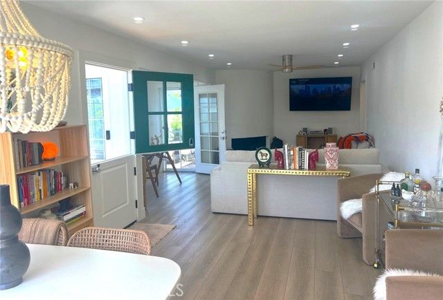 100 Yorktown, Newport Beach, CA 92660