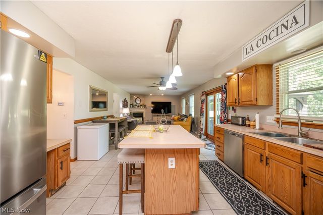 2218 Crestmont Drive, Girard, OH 44420