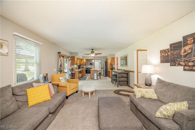 2218 Crestmont Drive, Girard, OH 44420
