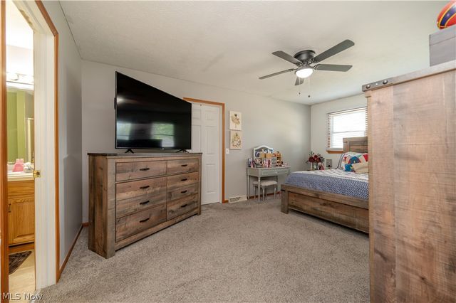 2218 Crestmont Drive, Girard, OH 44420