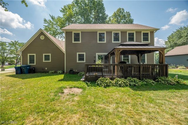 2218 Crestmont Drive, Girard, OH 44420