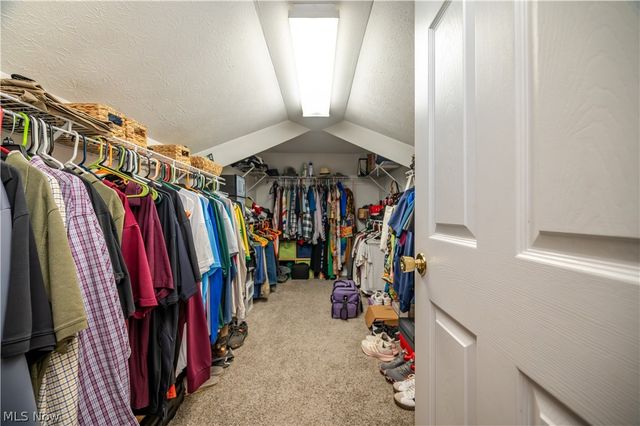 2218 Crestmont Drive, Girard, OH 44420